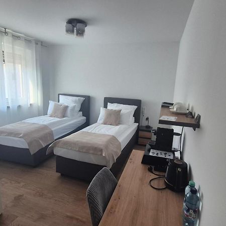 Apartments Seibel Doppel-Zweibettzimmer Mit Bad Ройтлінген Екстер'єр фото