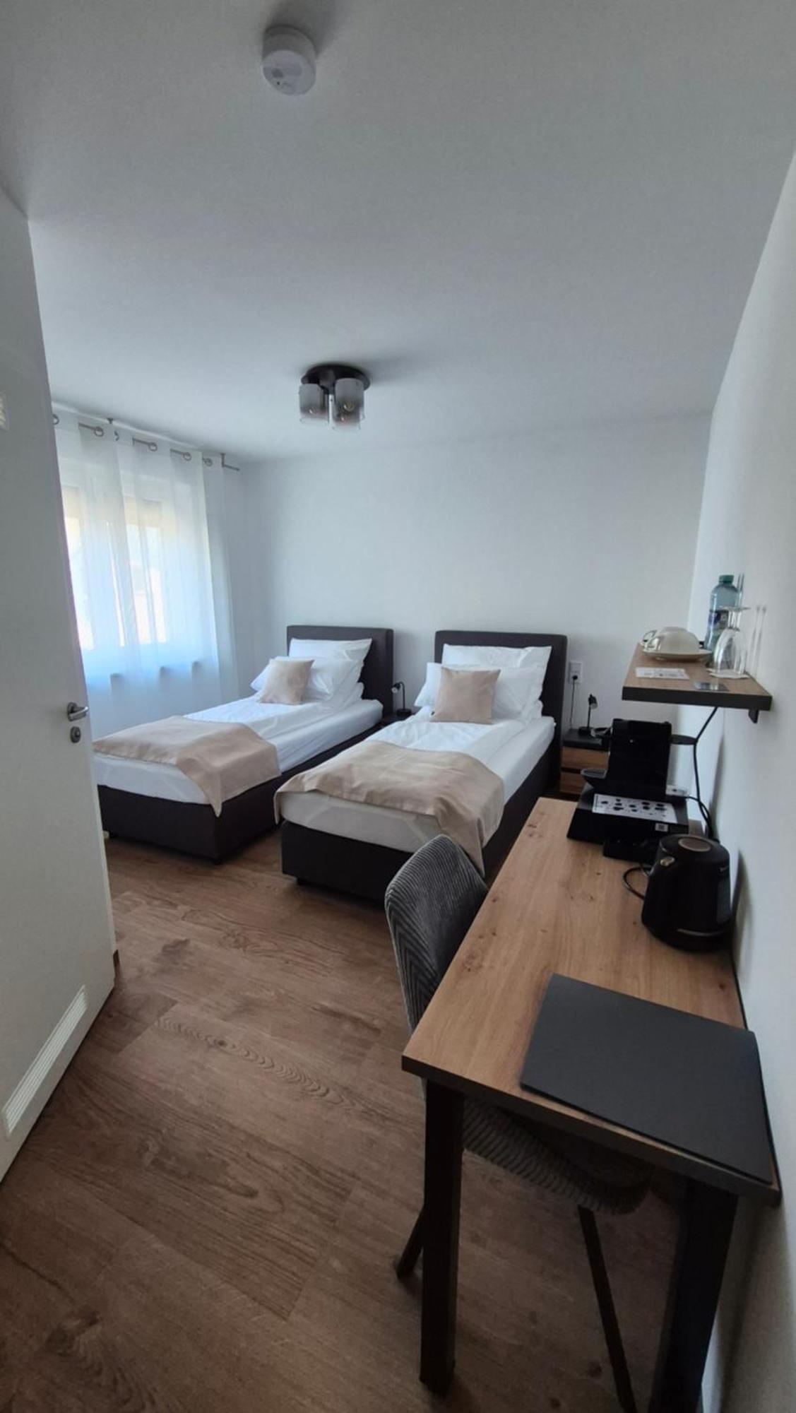 Apartments Seibel Doppel-Zweibettzimmer Mit Bad Ройтлінген Екстер'єр фото