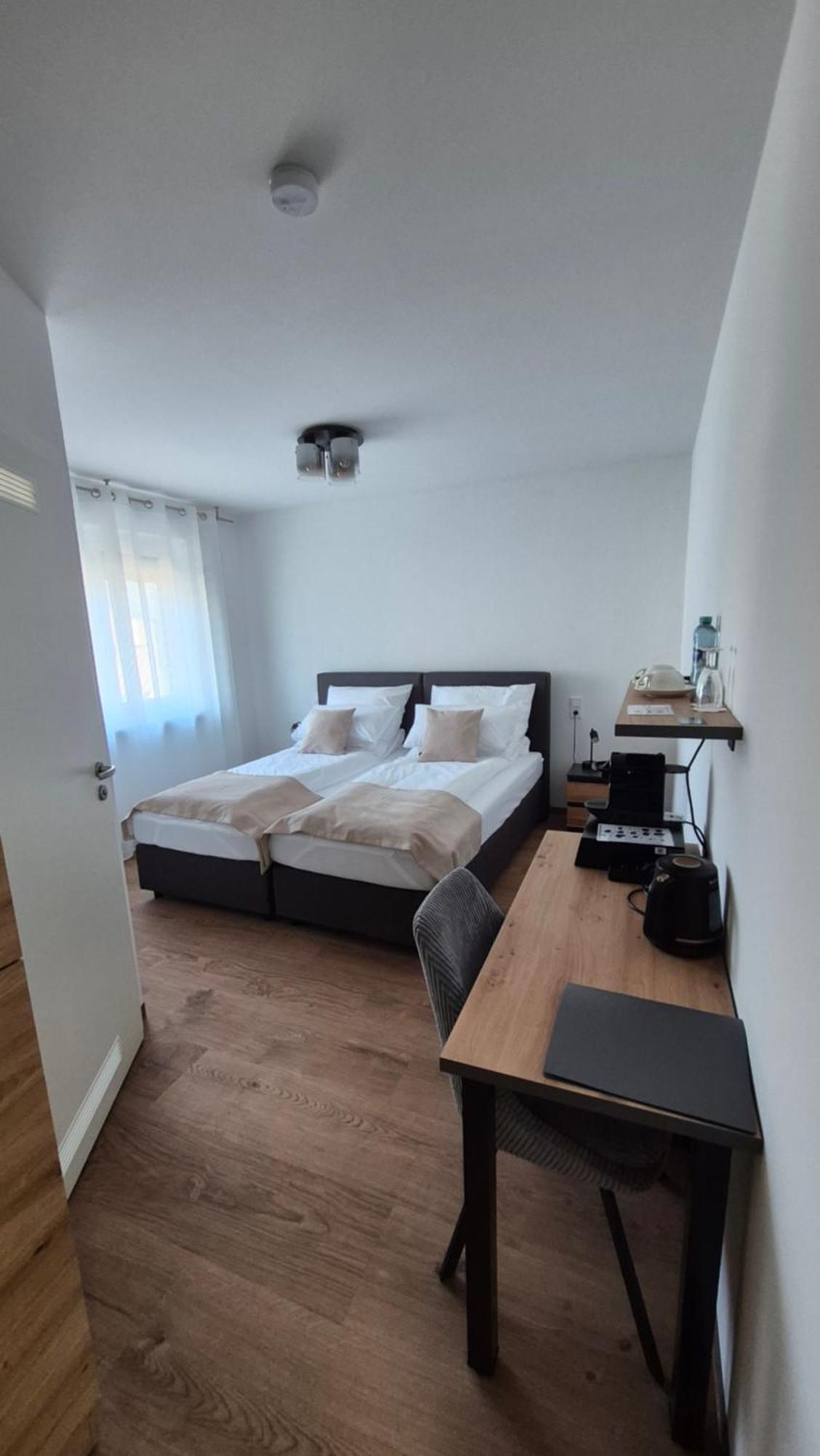 Apartments Seibel Doppel-Zweibettzimmer Mit Bad Ройтлінген Екстер'єр фото
