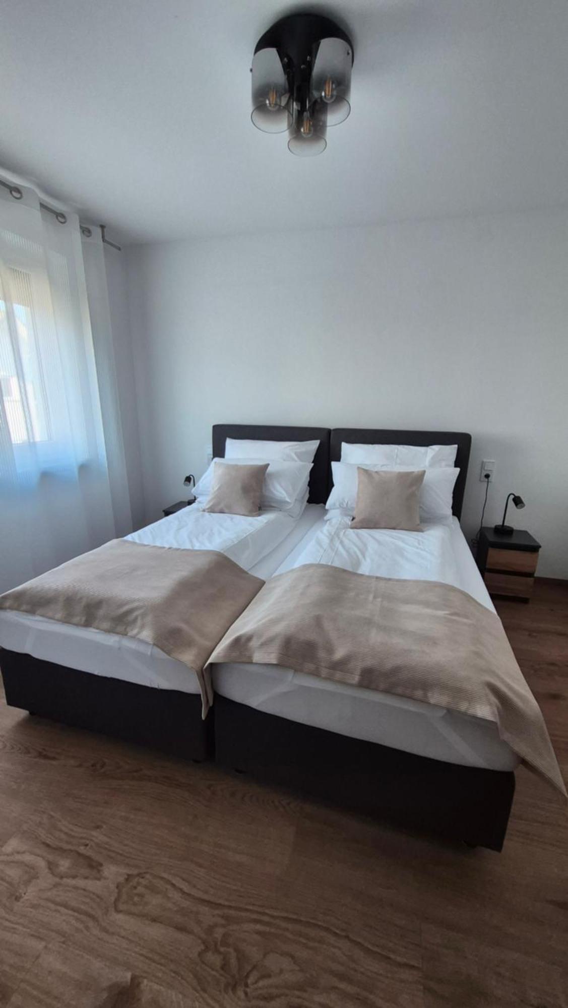 Apartments Seibel Doppel-Zweibettzimmer Mit Bad Ройтлінген Екстер'єр фото